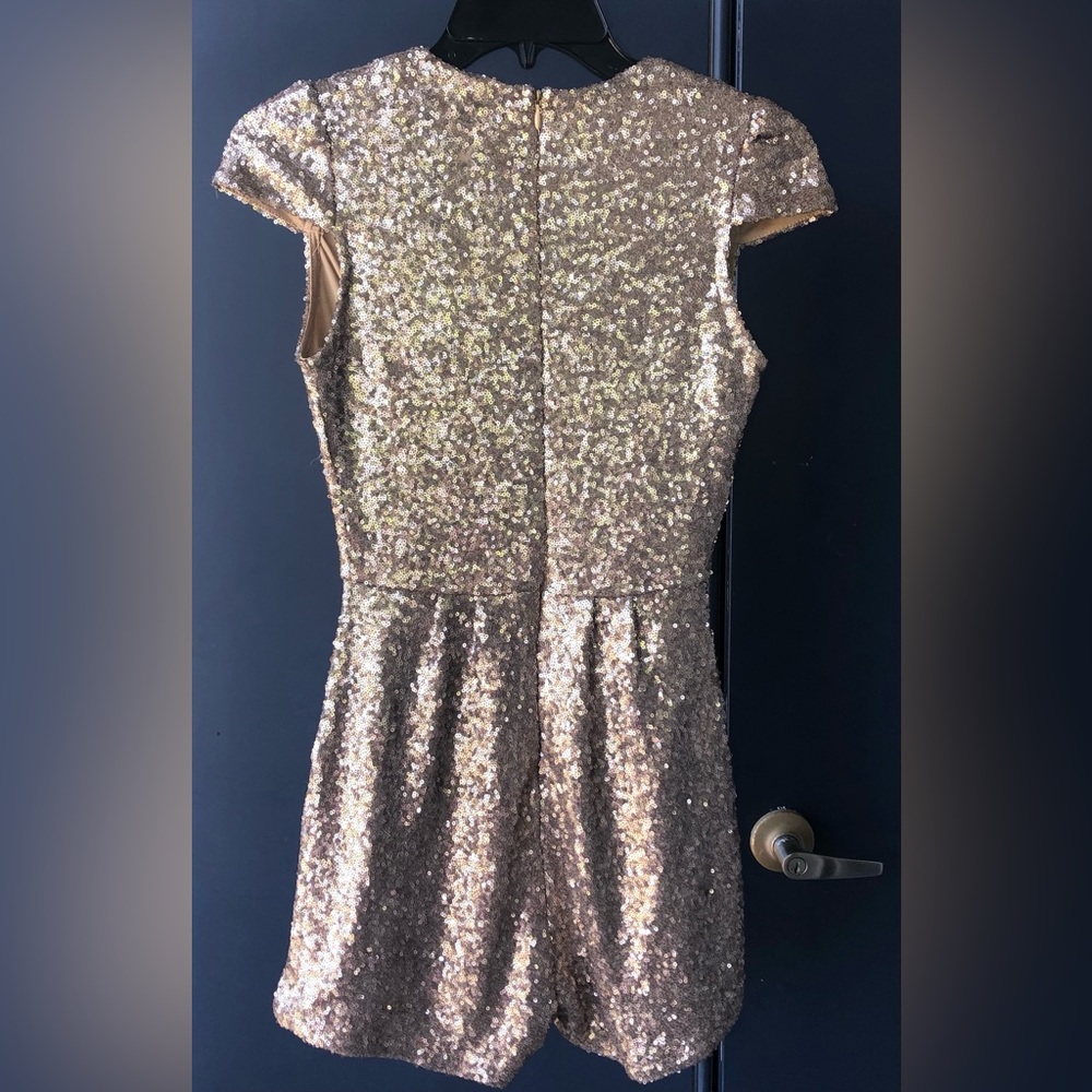 TOBI Glittering Gold Sequin Romper Size XS V- Neck ,Back Zipper,100%Polyamide. - Picture 12 of 14
